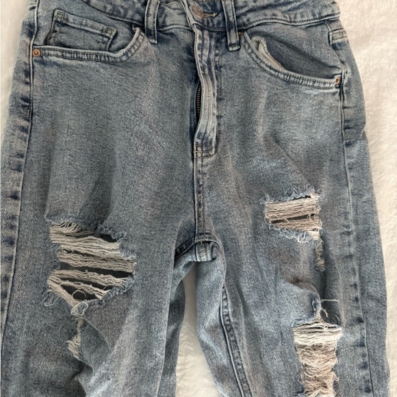Wild Fable High Rise Distressed Mom Jeans Size 2 women’s - Picture 2 of 7